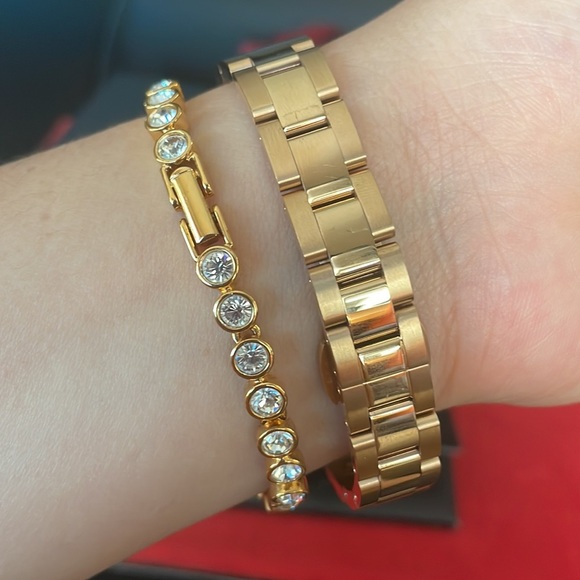 Authentic Daniel Wellington Rose Gold Watch💓 - Picture 12 of 16